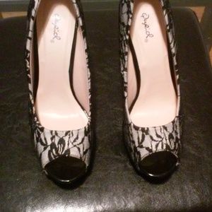 Ladies shoes