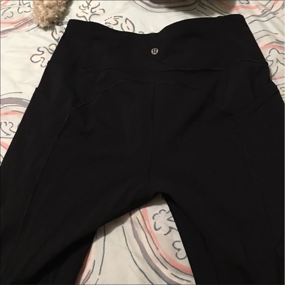 LuLu lemon speed leggings with side pockets - Picture 3 of 4