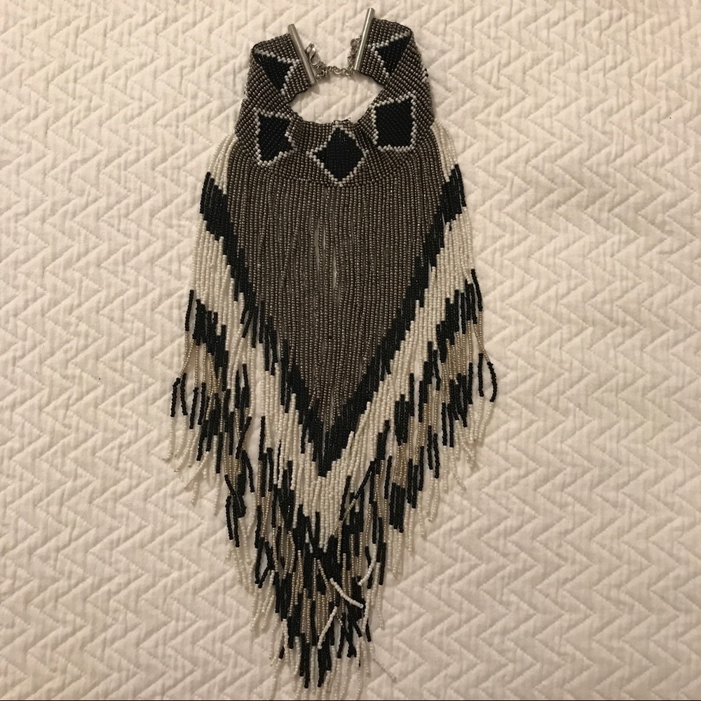 NWOT Beaded collar necklace