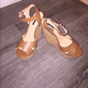 Cute brown/tan wedges size 7!