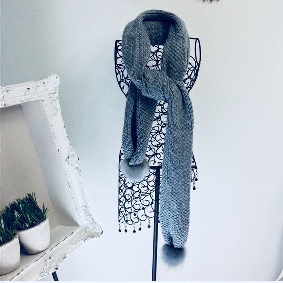 Forever 21 Accessories - 💕Nwot gray sweater scarf
