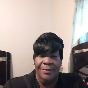 Meet your Posher, Earla