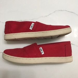 Youth Red Toms practically unworn