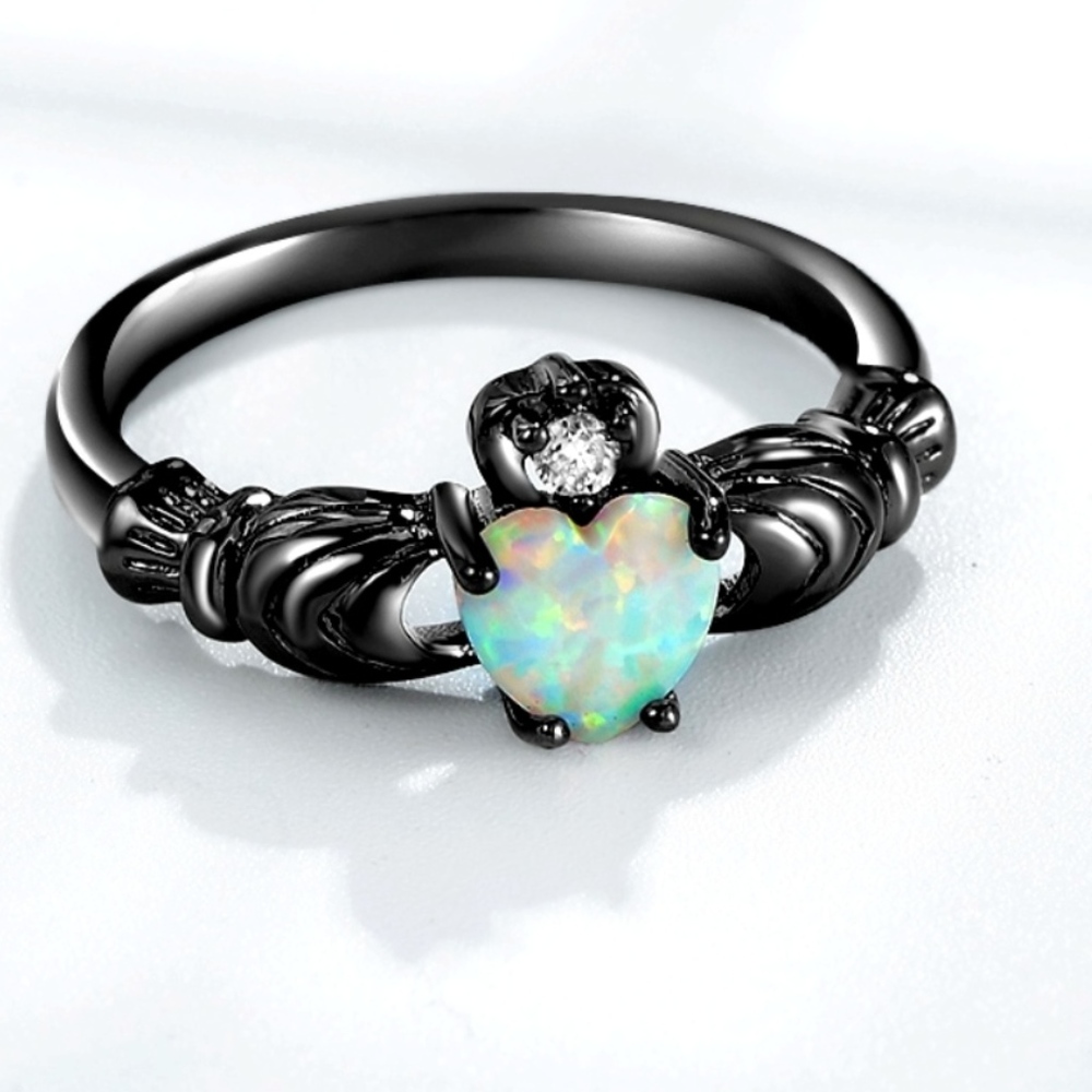 Dainty Claddagh ring, fire opal, gold filled - Picture 2 of 5
