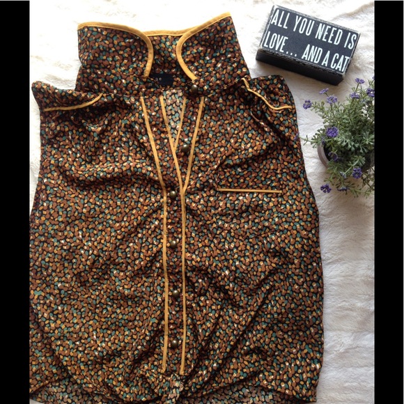 SOLD Sleeveless Button Up By Edge - Picture 1 of 3