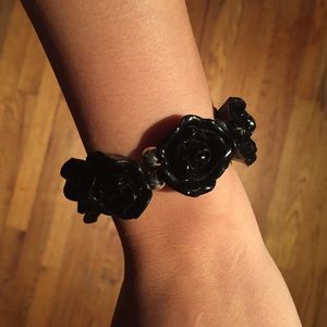 Rose Stretch Bracelet 🌹