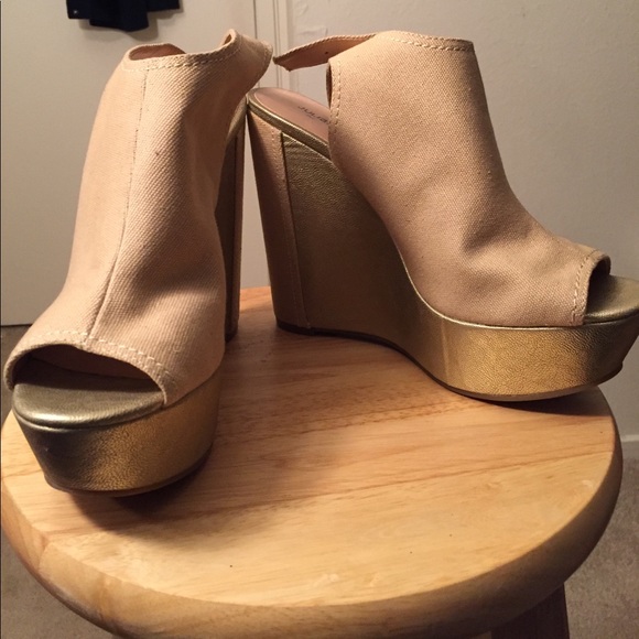 Nude & Gold Color-block Wedges - Picture 2 of 6