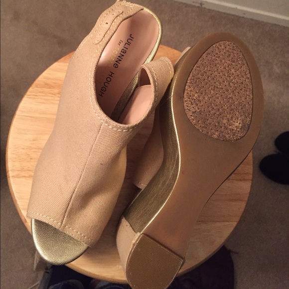 Nude & Gold Color-block Wedges - Picture 5 of 6