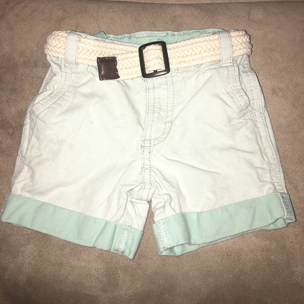 Boys 12mo Oshkosh shorts!