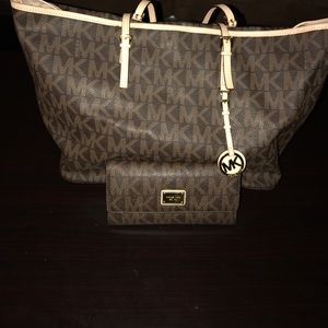 Michael Kors Large Tote Bag and Matching Wallet