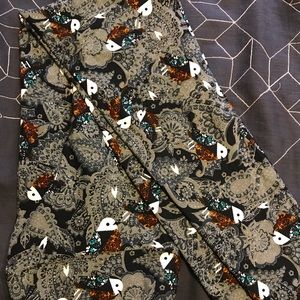 LuLaRoe Tall Curvy Leggings