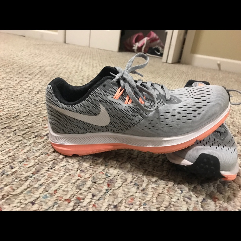 Nike Gray and Coral Fitsole Running Shoes SZ 6