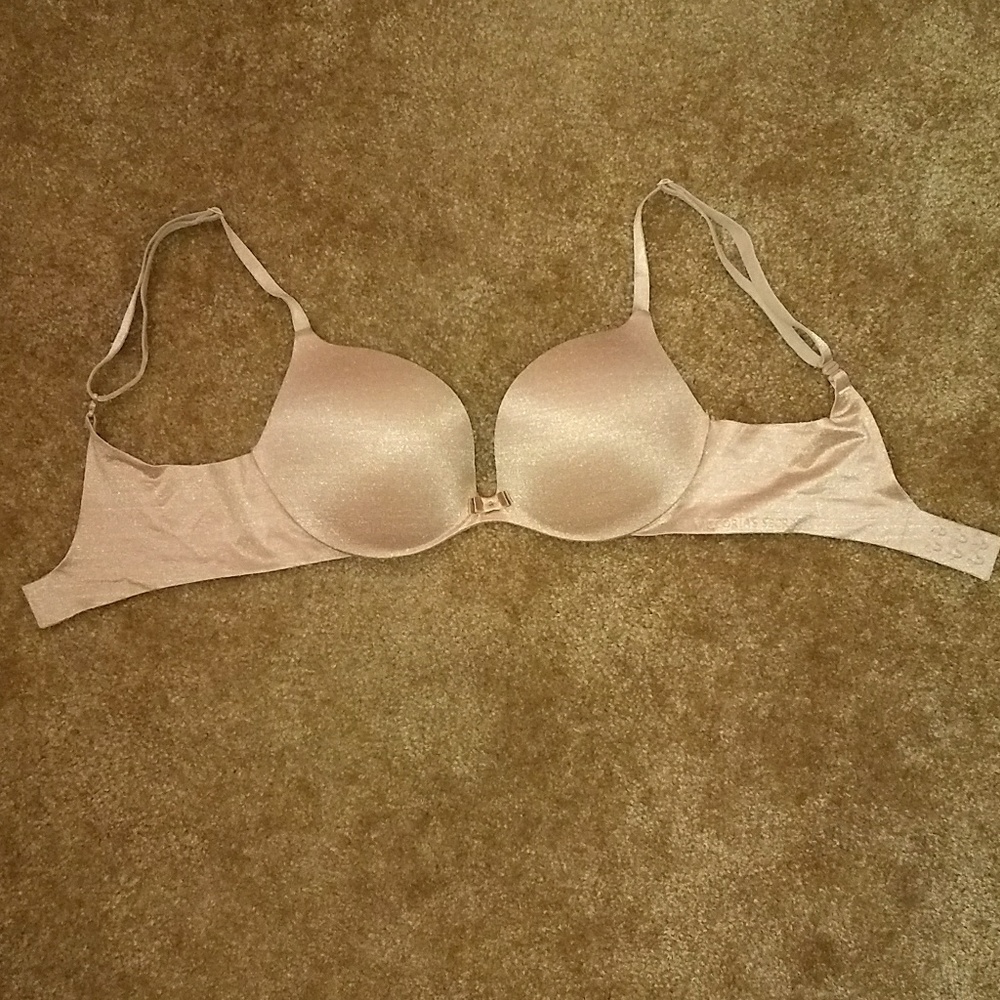 LIKE 🆕 VS Incredible 32C Push Up Bra