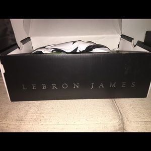 Lebron James size 6.5 men's and 8 in women's