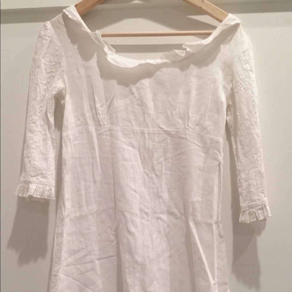 No brand white linen long sleeve dress.