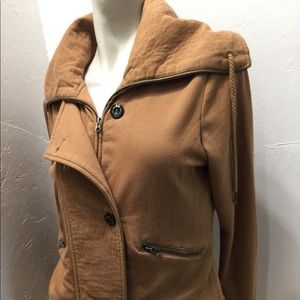Element zip up, with great detail! Element zip up, with great detail!