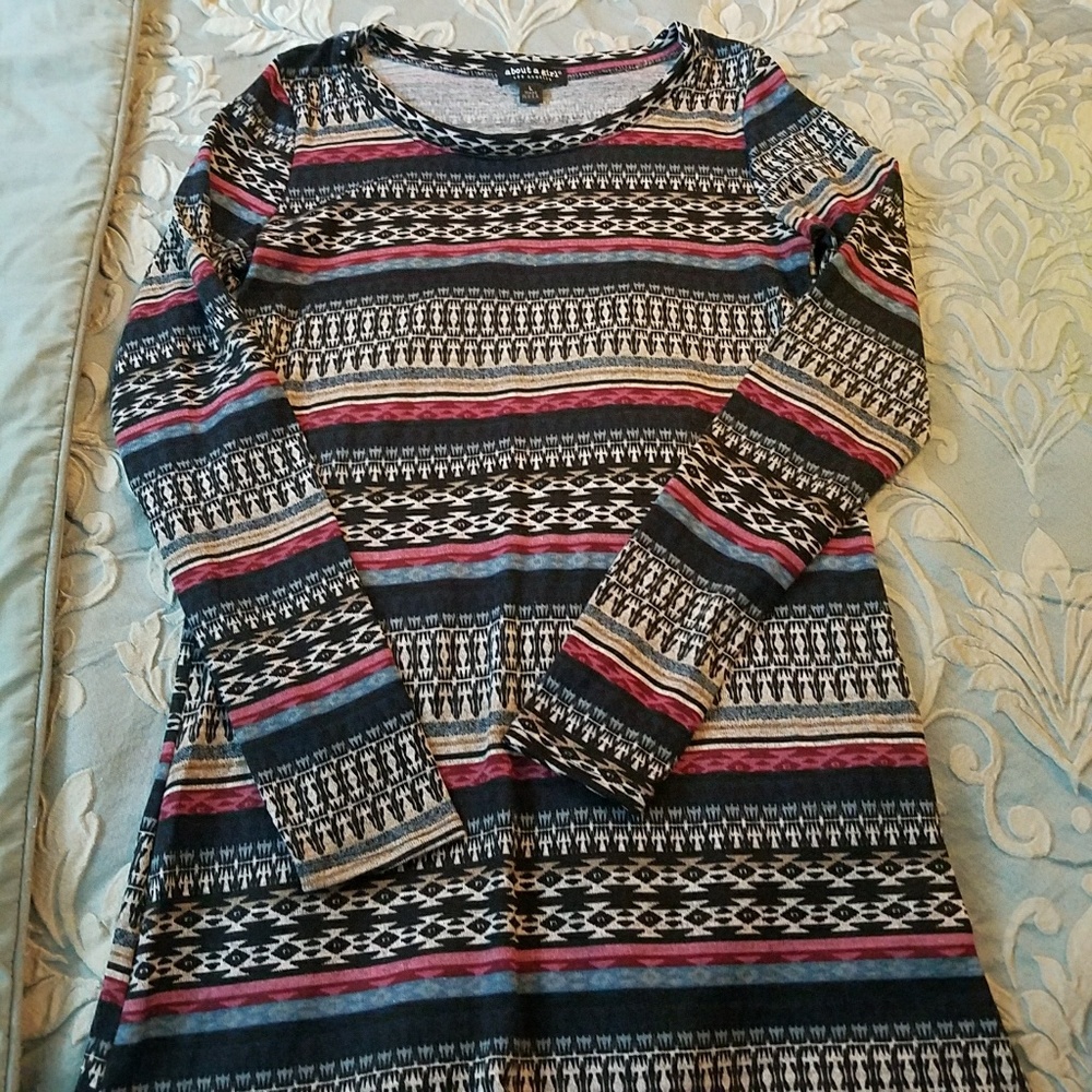 Multi colored long sleeved top