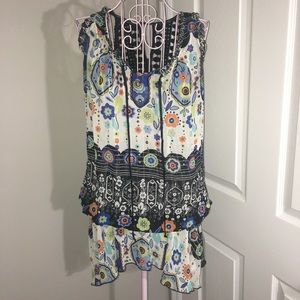 Sleeveless floral tunic
