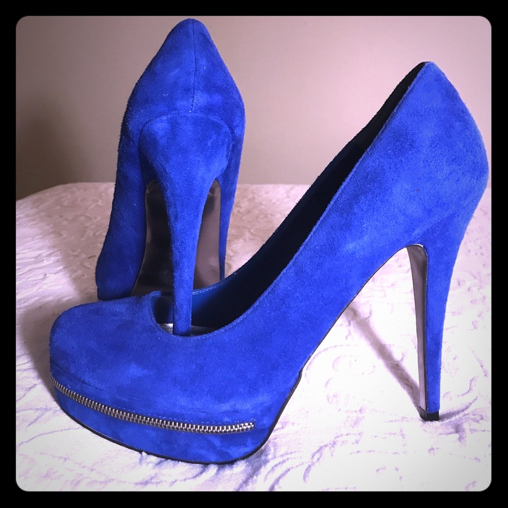 Steve Madden Blue Suede Pumps