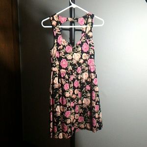 Floral dress 🌼🌹🌻