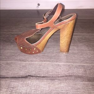 Size 7.5 brown heels
