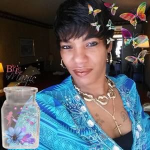 Meet your Posher, Yvette