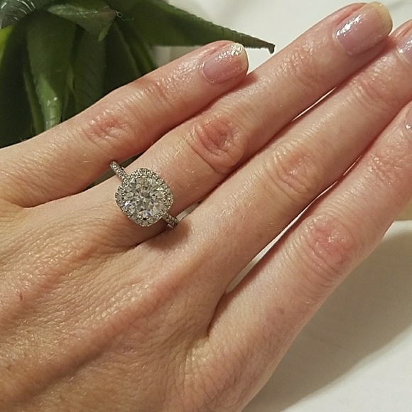 Exquisite diamonique 925 halo engagement ring - Picture 2 of 7