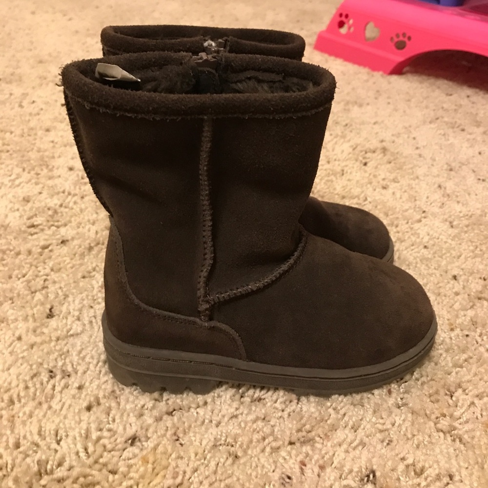 Girls faux Ugg style sz10