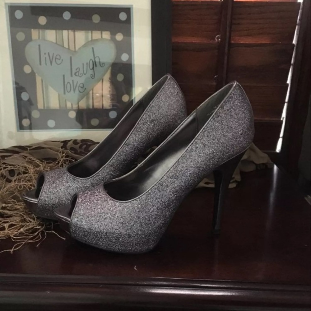 Pewter Glitter pumps