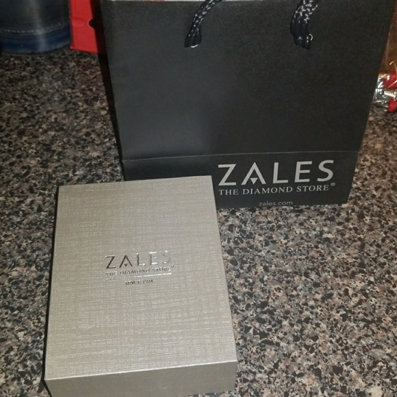 Zales Make a Offer - Picture 4 of 6