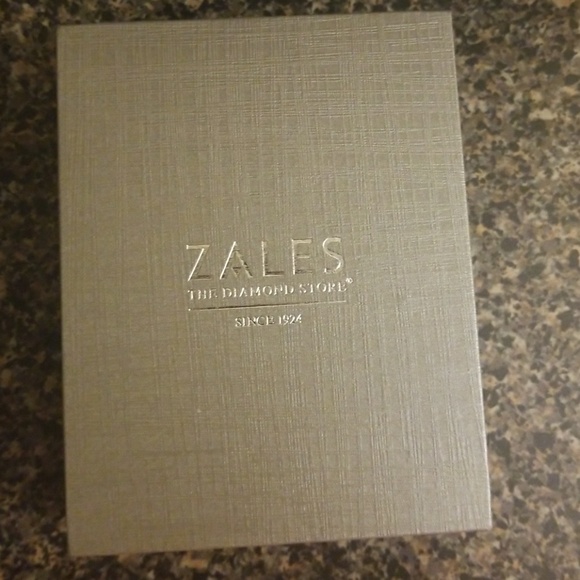 Zales Make a Offer - Picture 5 of 6