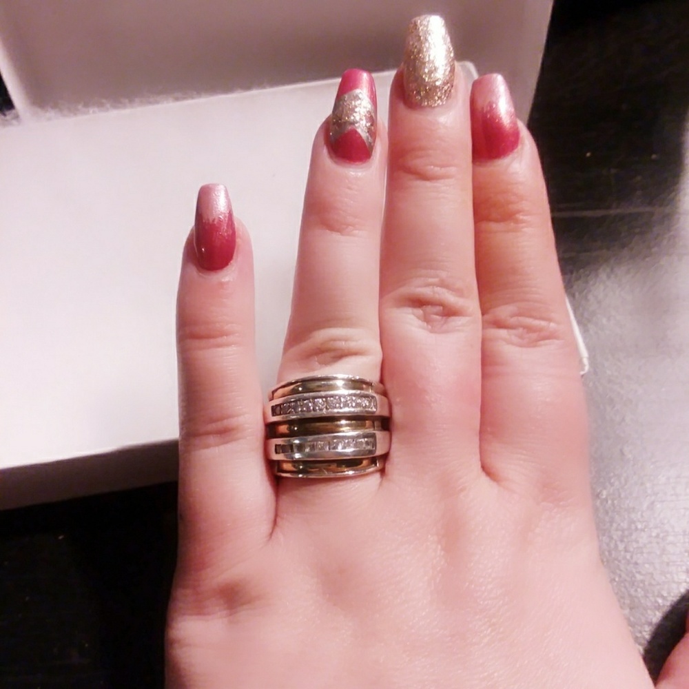 Stunning 18k sterling silver diamond ring