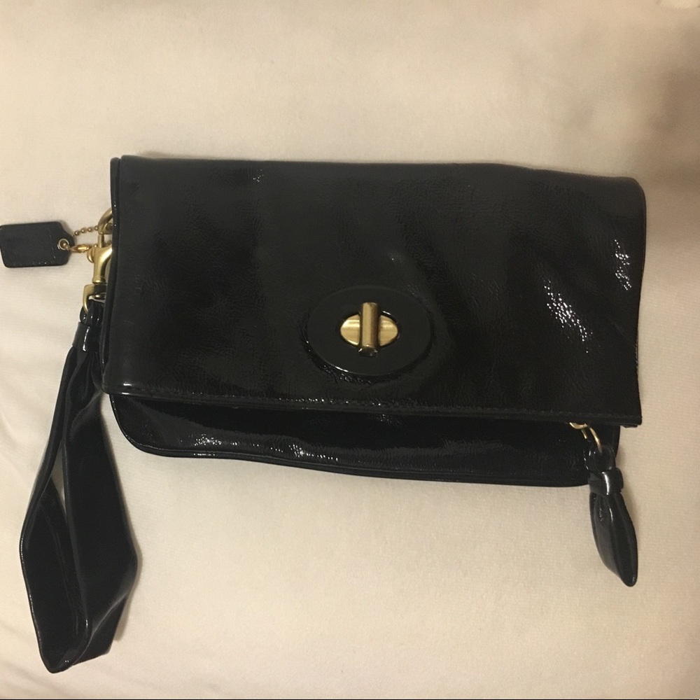Coach Resort Black Patent Op-Art Leather Wristlet