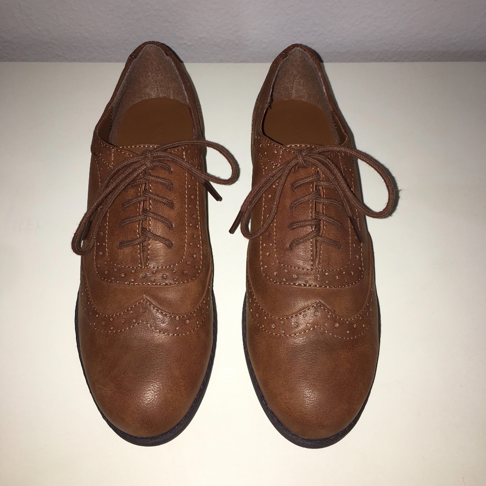 Brown Leather Oxford Shoes - woman's size 7