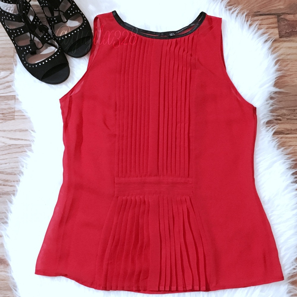 Zara Trafaluc red pleated top with black trim