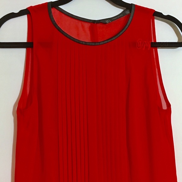 Zara Trafaluc red pleated top with black trim - Picture 3 of 8