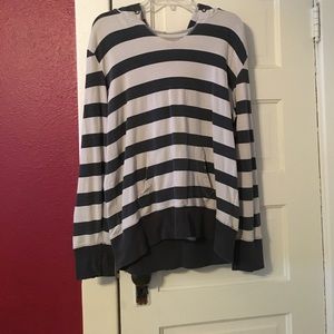 Aeropostale XL thin sweatshirt with hood