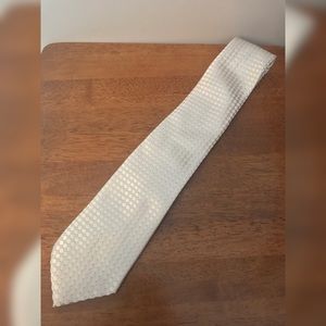 White Donald Trump Signature Collection Tie