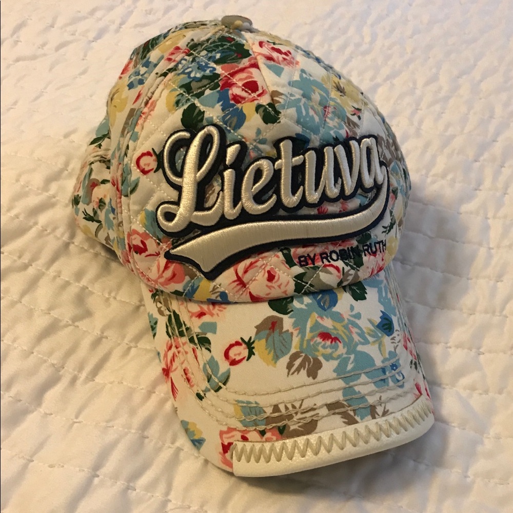 Ladies Leituva cap. Floral. One size
