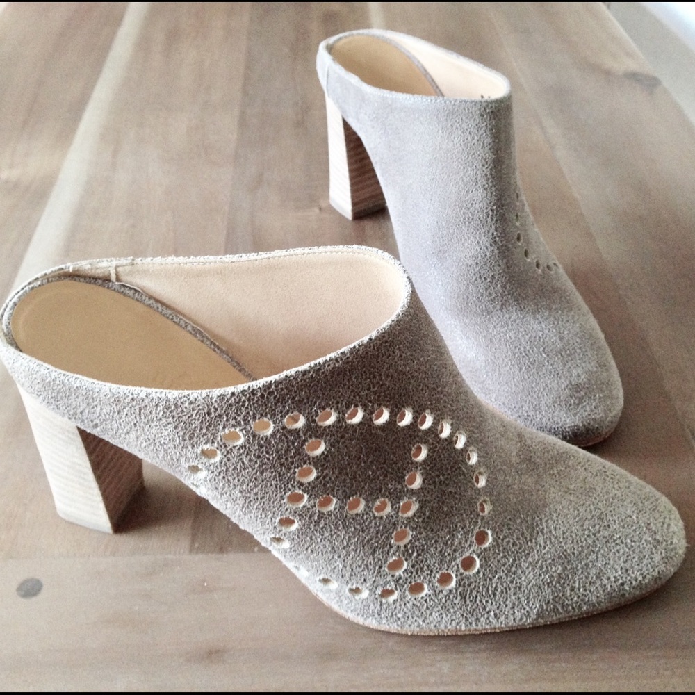 Hermes beautiful distressed taupe Evelyn boots