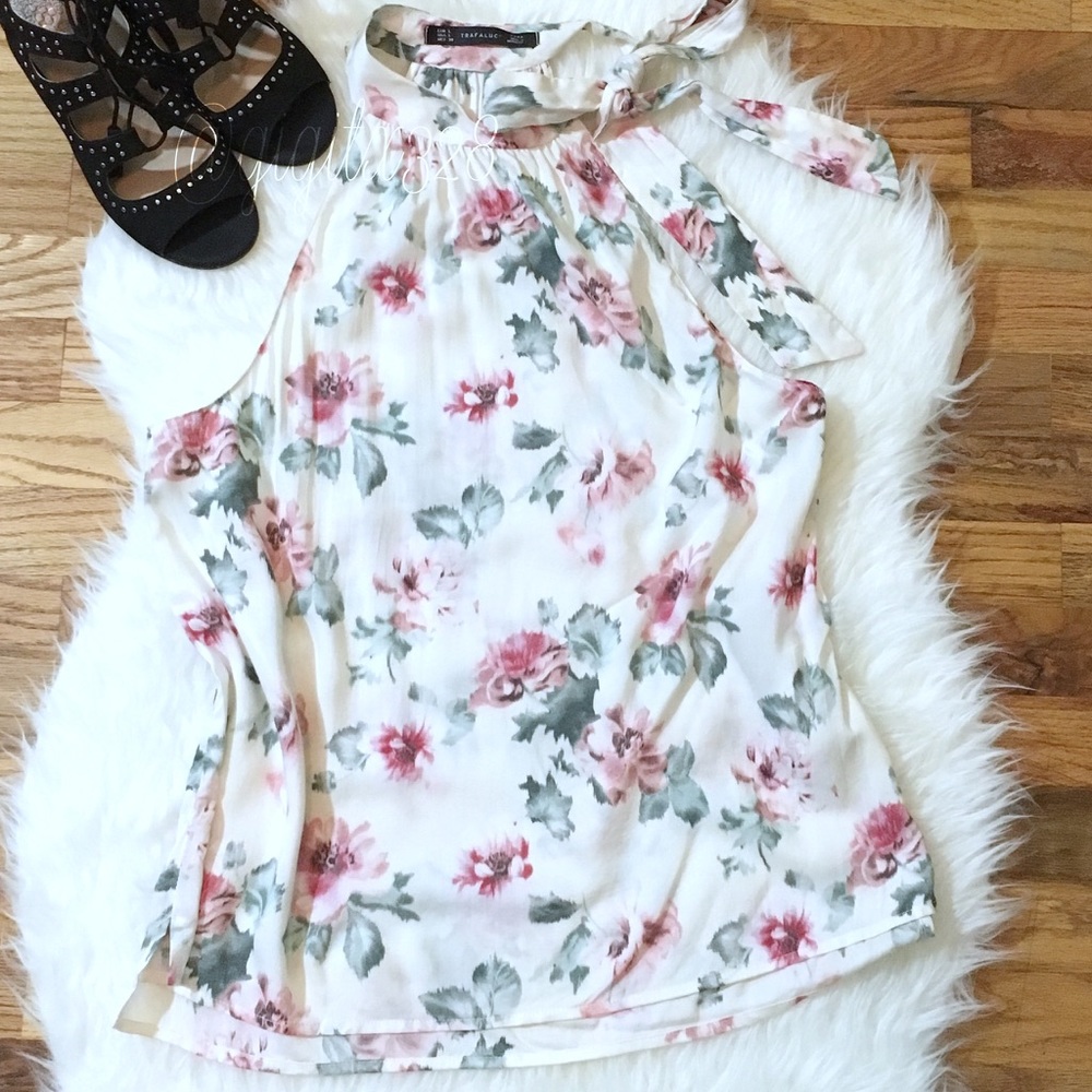 NWT Zara Trafaluc off white floral neck tie top