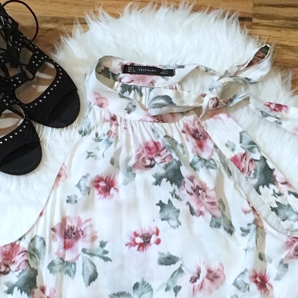 NWT Zara Trafaluc off white floral neck tie top - Picture 2 of 5
