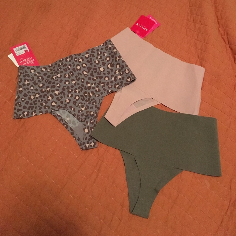 Seamless panties/underwear/thong