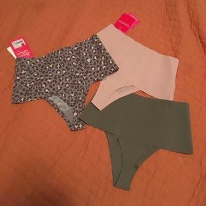 Seamless panties/underwear/thong