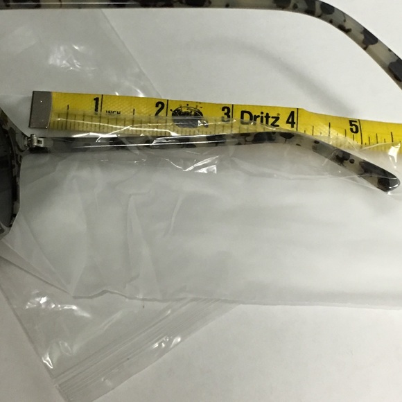 mirror sunglasses with black & gray frame design - Picture 7 of 8