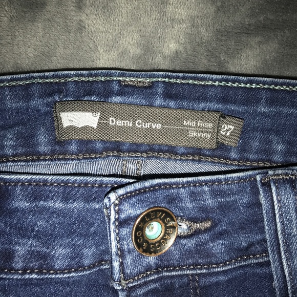 Levi's! - Picture 2 of 4