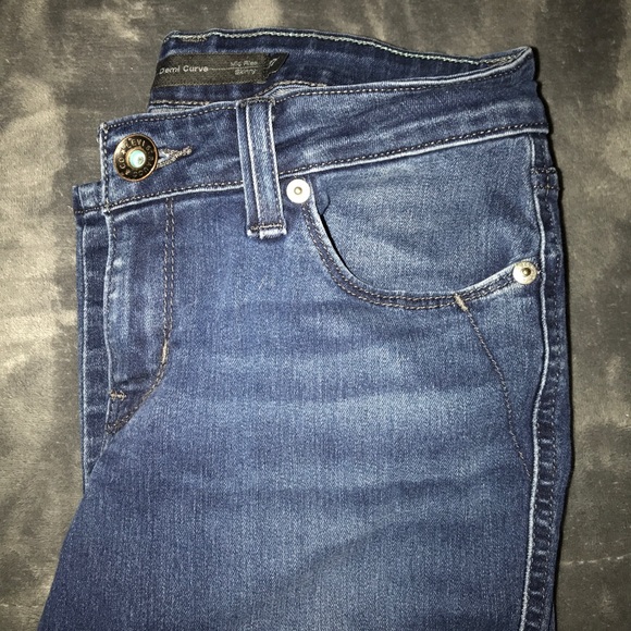 Levi's! - Picture 3 of 4