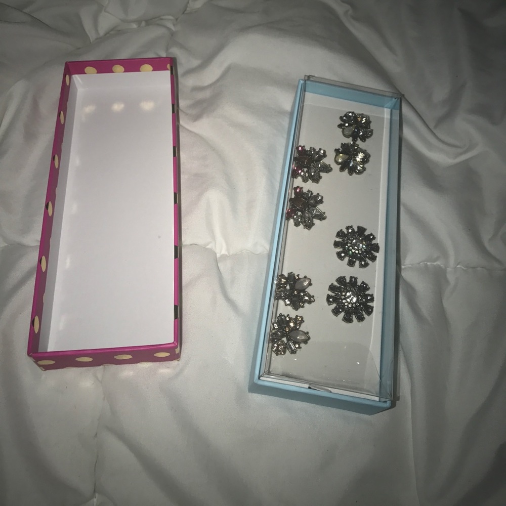 Bauble bar box 4 sets of earrings 👍🏼