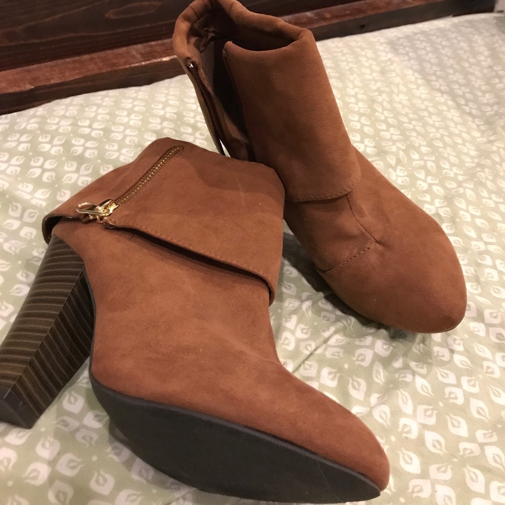 Cute Fold-Over Brown Booties NWOT