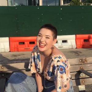 Meet your Posher, Zoë